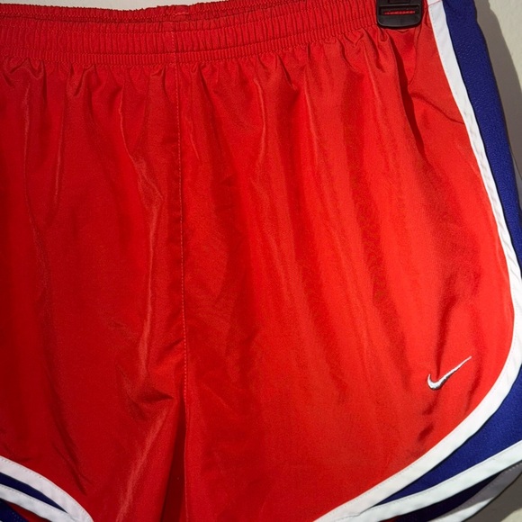 Nike Women's Running Gym Tempo Shorts Size M Red - Picture 2 of 8